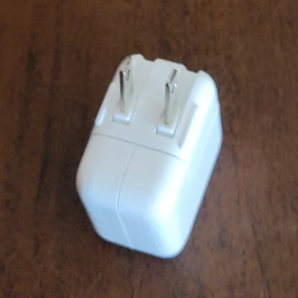 Apple A1205 USB Power Adapter for iPod & iPhone - Picture 3 of 6